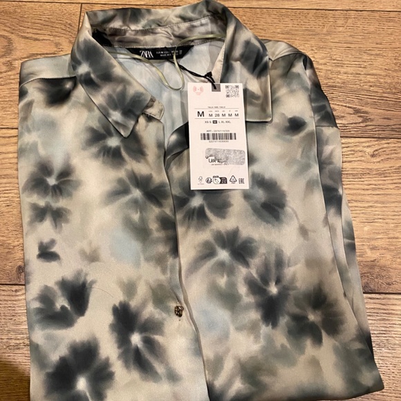 Zara Satin Effect Basic Shirt (M) - Picture 4 of 5